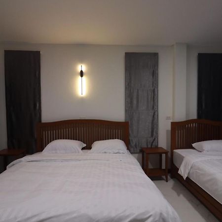 Bk Hotel Mae Sariang Exterior photo