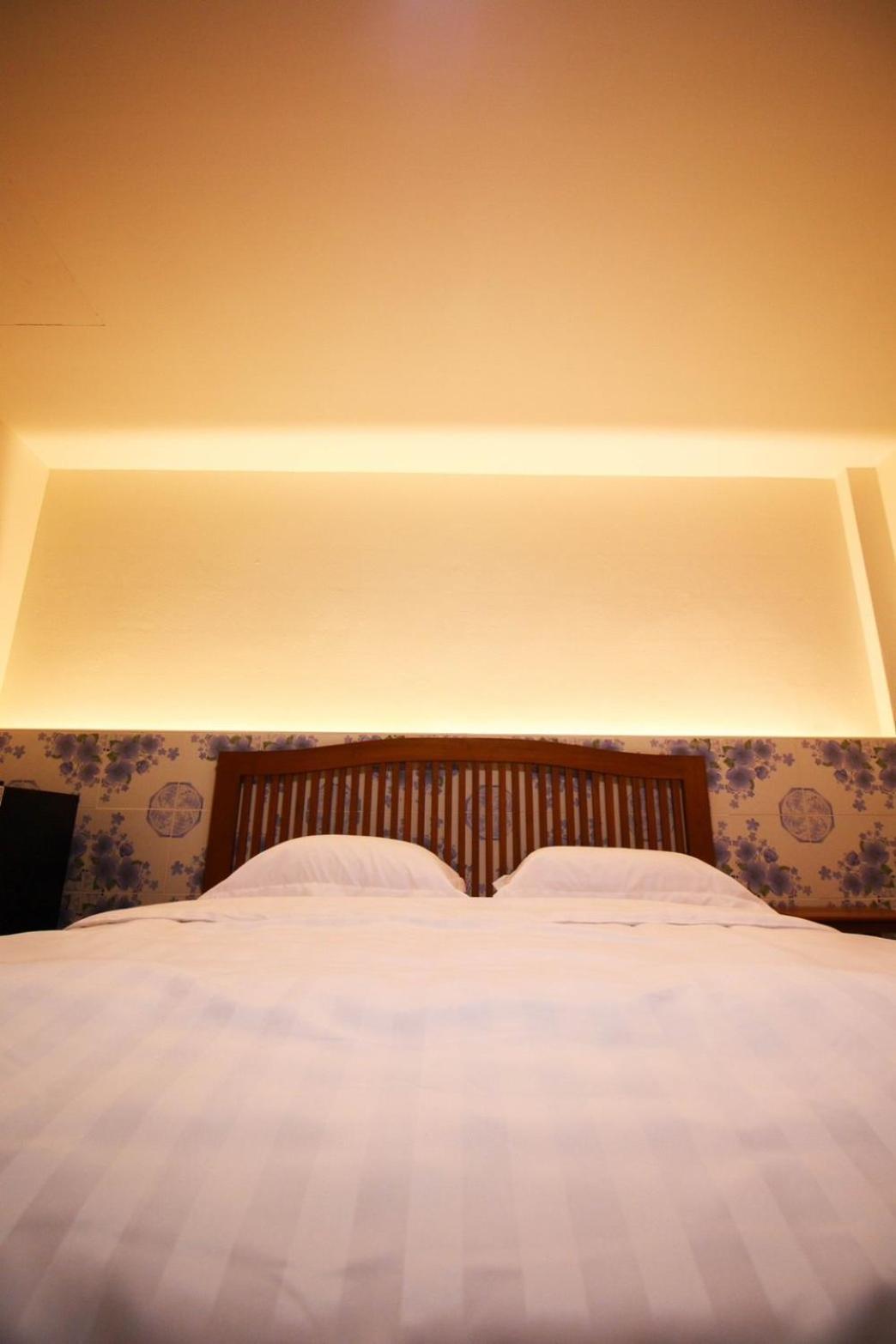 Bk Hotel Mae Sariang Exterior photo